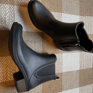Lucky Brand Basel Rain Booties. Black, Size 7. Worn Once.